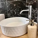 Apartment Stone *