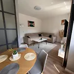 Apartment Stone *